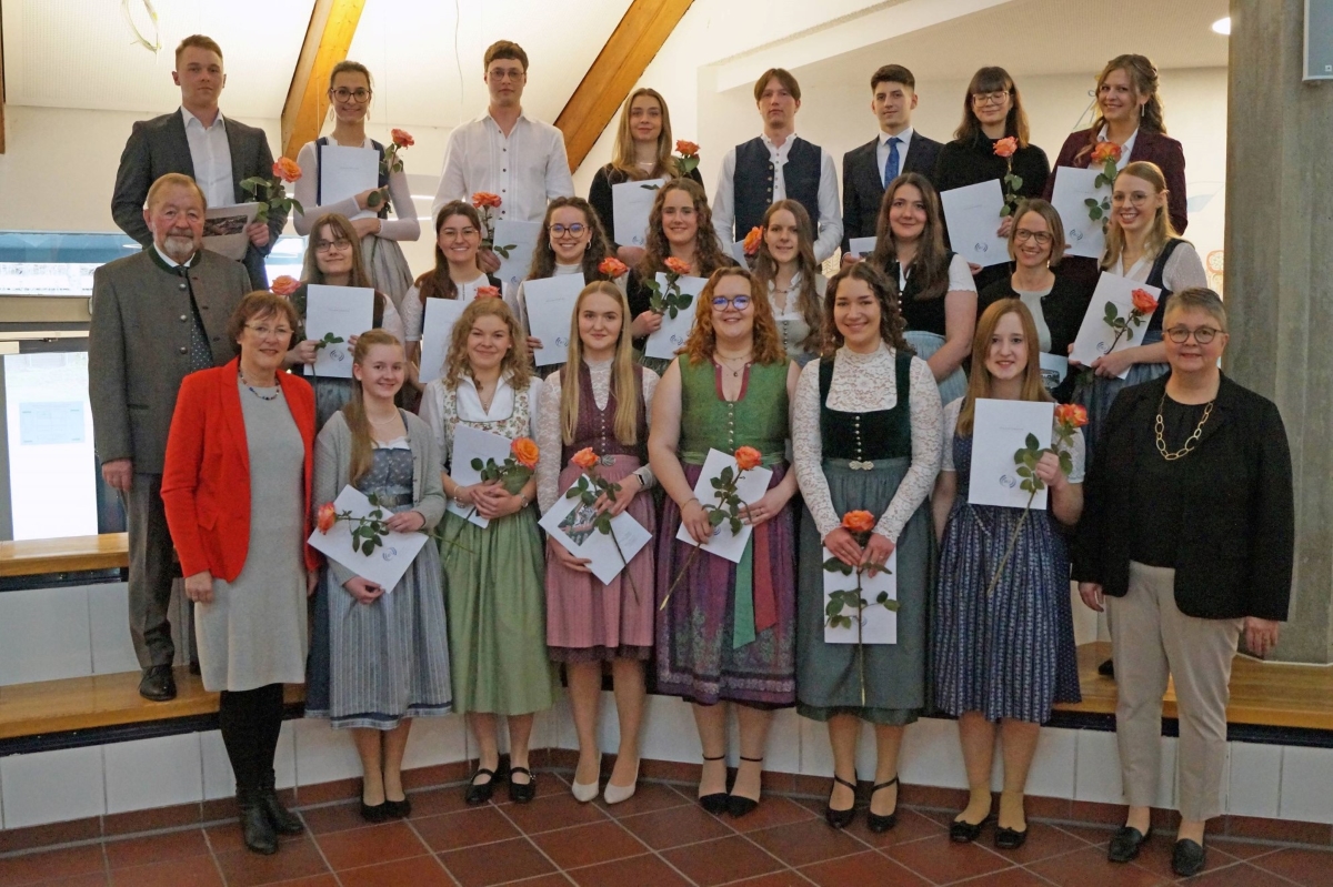 Fotos Preisträger Abschlussfeier Winter 2023/2024