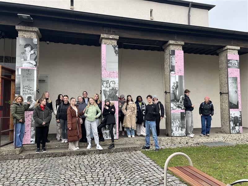 Besuch der Ausstellung „PUNK: Wir versprechen nichts!“