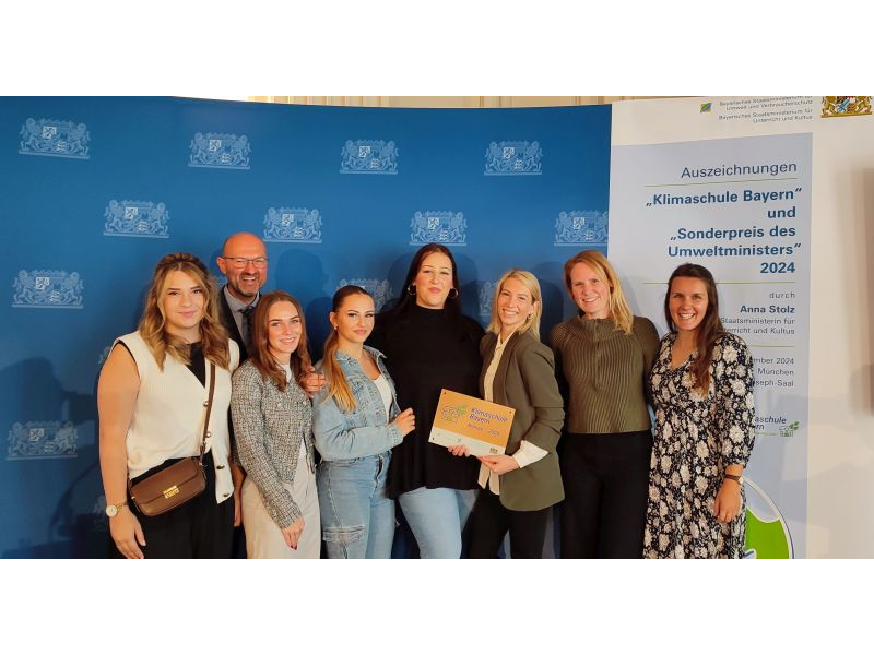 Auszeichnung zur Klimaschule und Verleihung des Sonderpreises